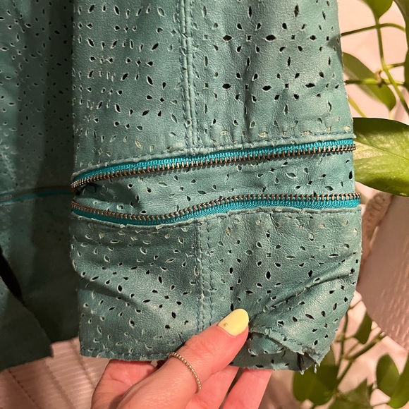 Beautiful turquoise perforated leather jacket - Picture 5 of 8